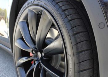 Tesla model x tire selection