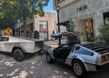 Tesla cybertruck dmc delorean