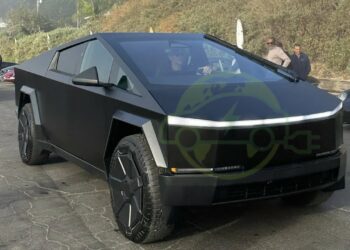 Tesla Cybertrcuk Matte Black Wrap