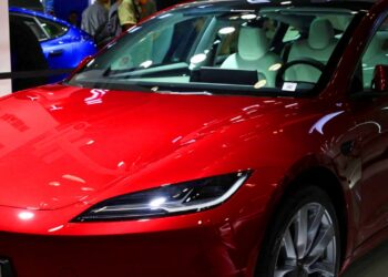 Tesla woman loses lawsuit tracking