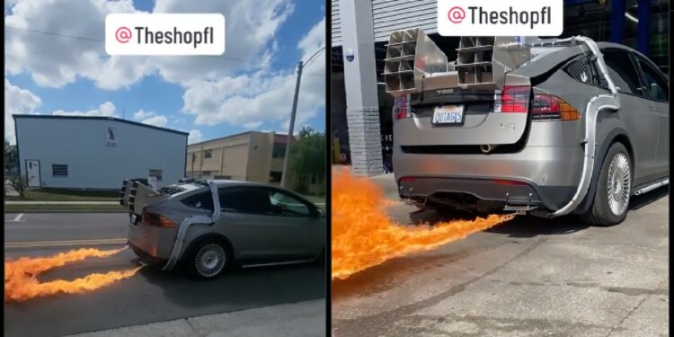 Tesla Model X Plaid Fire