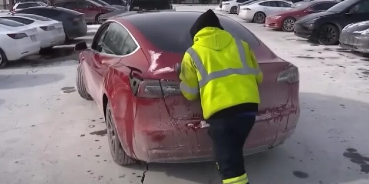 Tesla Cars Stranded at Charging Stations in Extreme Cold