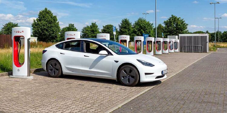 Car Companies Use Tesla Superchargers