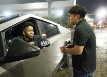 Tesla Cybertruck Driver Picks Up Uber Riders